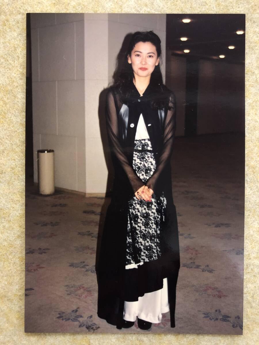 Amazon.co.jp: 中山美穂 ファンクラブ限定 写真 美しすぎる 可愛い